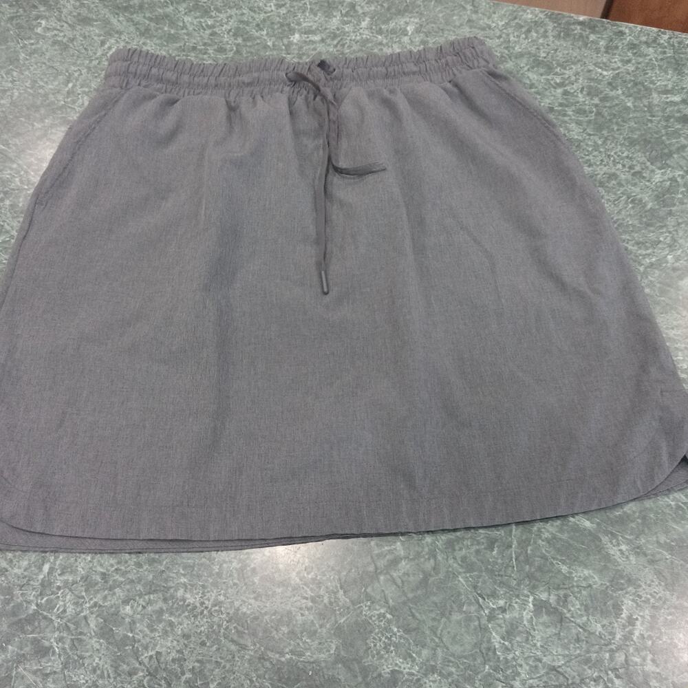 Mondetta Gray Performance + Luxury skirt Women Size Large Athleisure Pickleball